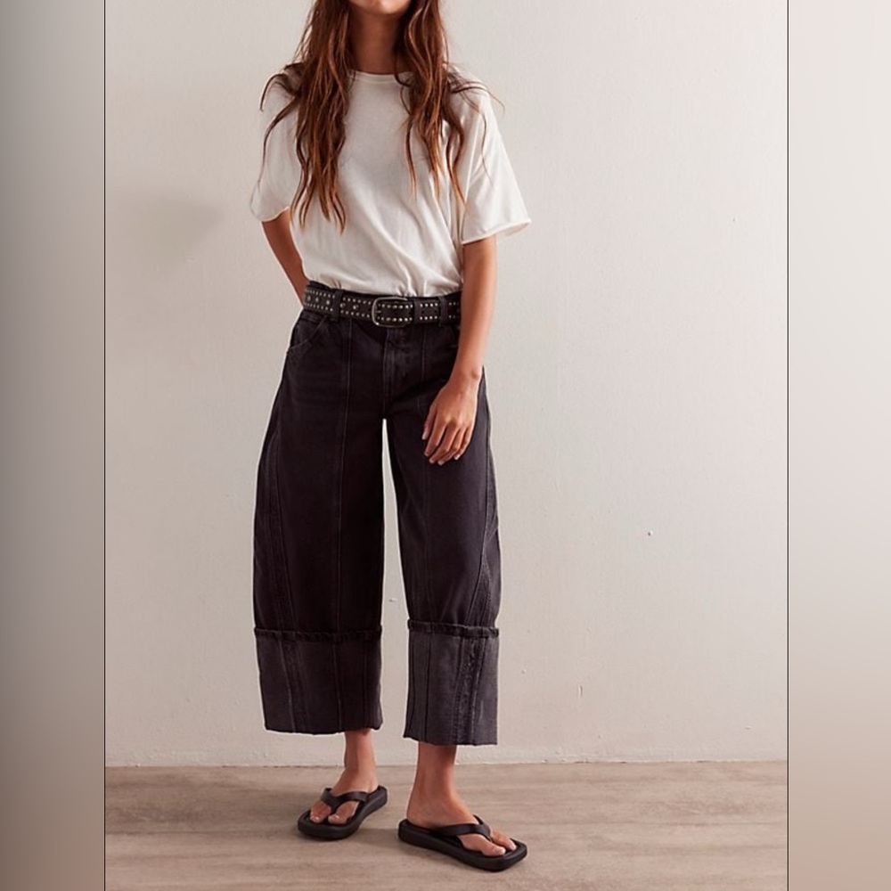 We The Free Mid Rise Olsen Cuffed Crop Barrel Jeans